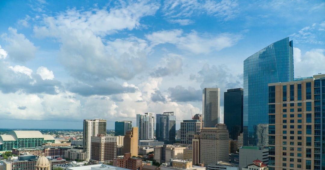 How to Gracefully Navigate Lease Enforcement at Your Houston, TX Rental Properties
